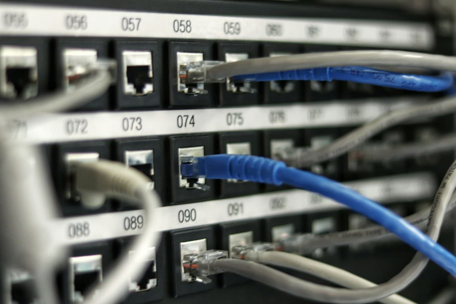 Structured cabling and numbered ports on a network patch panel